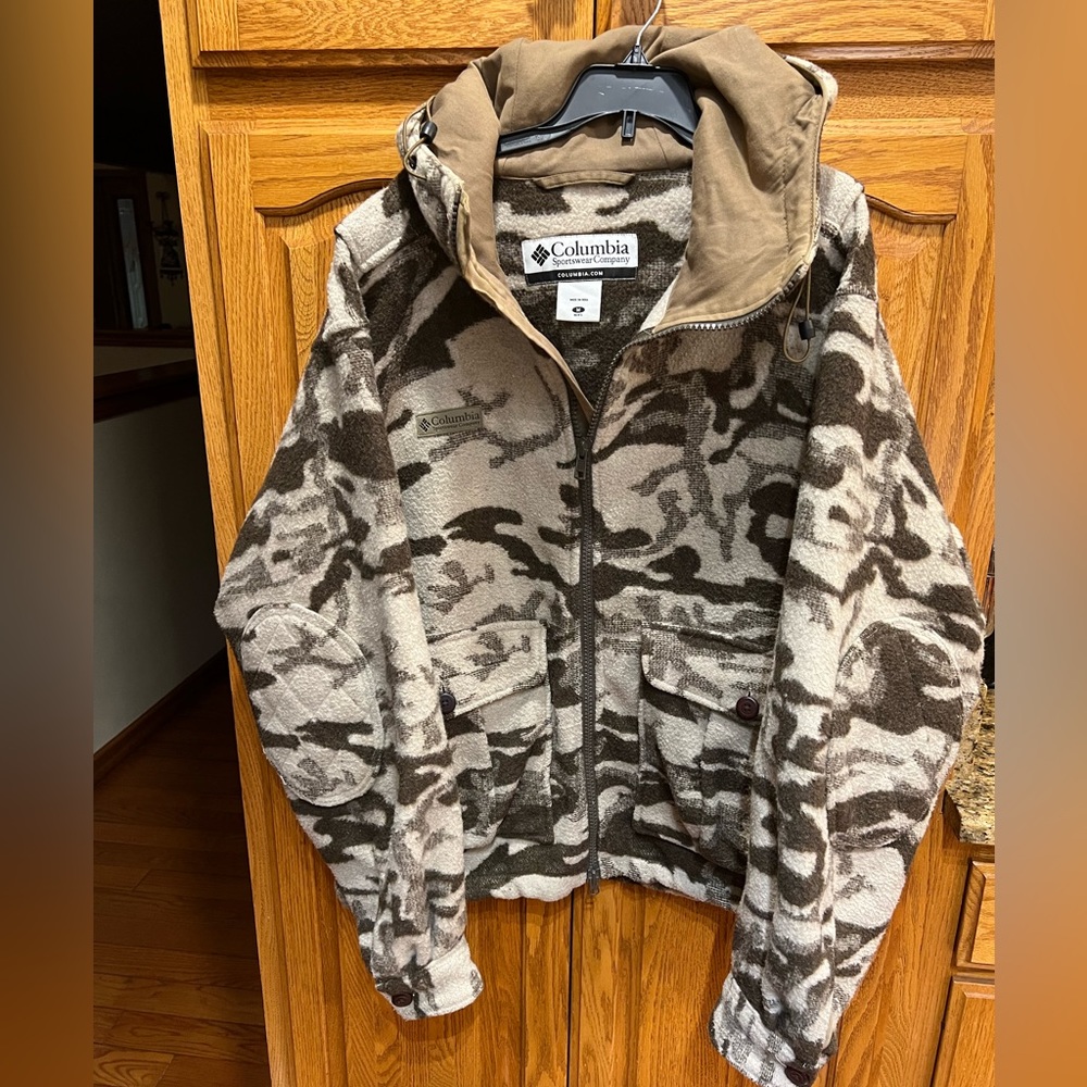 COLUMBIA MENS SIZE MEDIUM